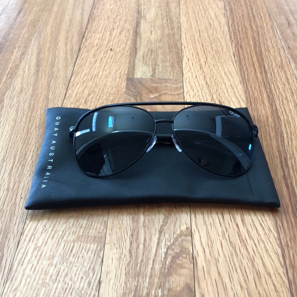 NWT QUAY AUSTRALIA “Vivienne” Aviator Sunglasses